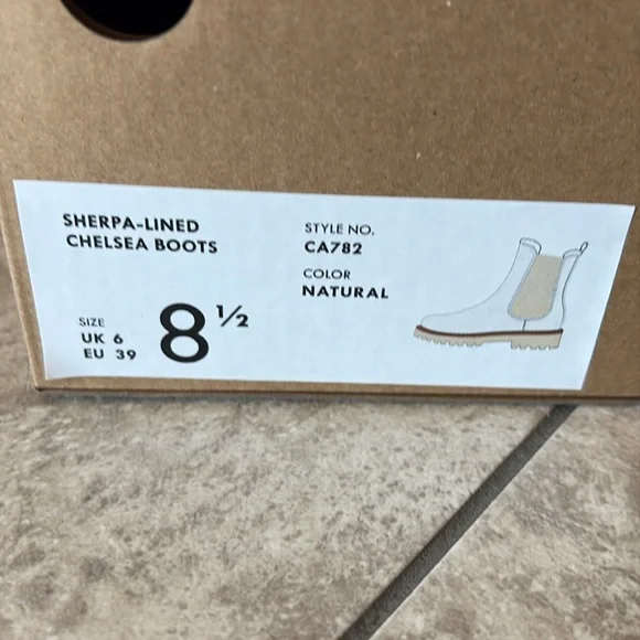 NWT J Crew Sherpa-Lined Chelsea boots, size 8.5 - Picture 6 of 6